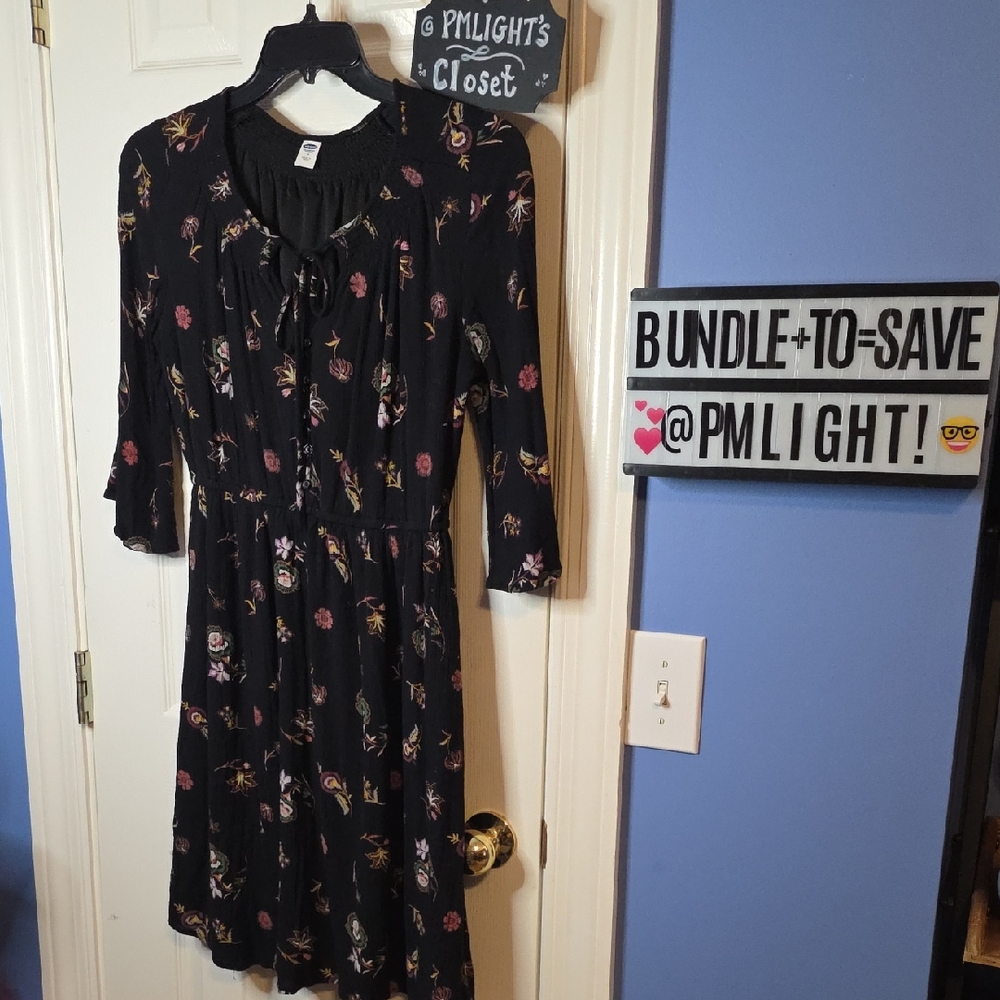 Old Navy Floral Black Dress Medium